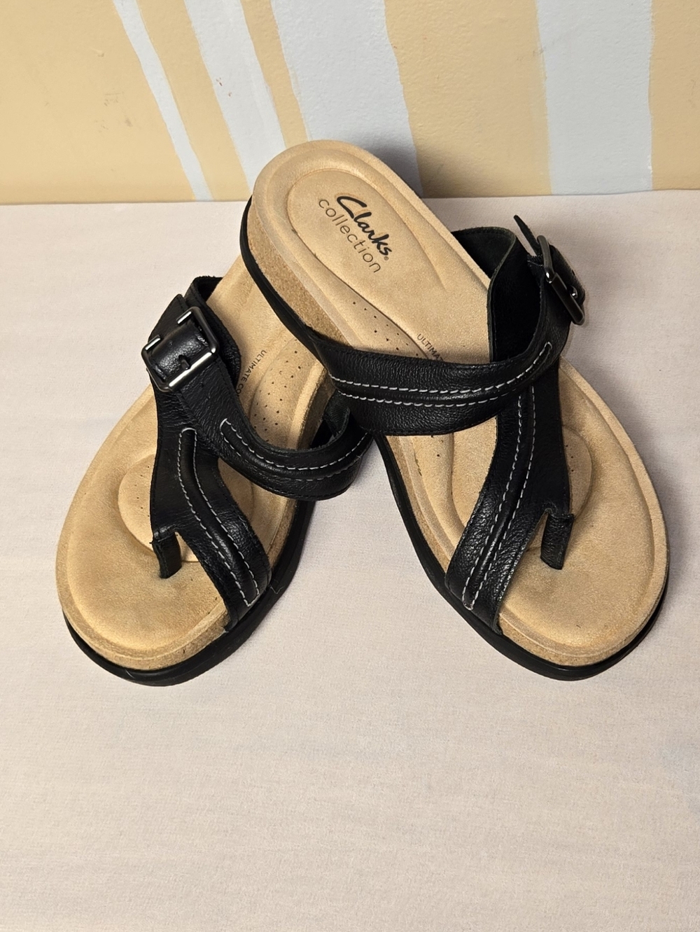 Clarks Black Leather Buckle Thong Sandals with Tan Footbed
